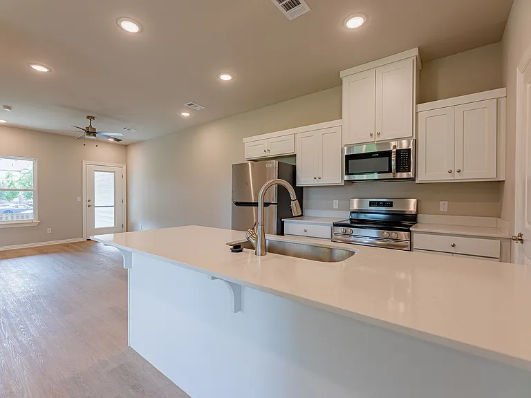 1409 Poigai Way #2 — Photo 6