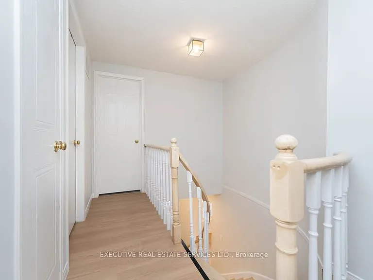 11 Upland Dr #UPPER — Photo 22