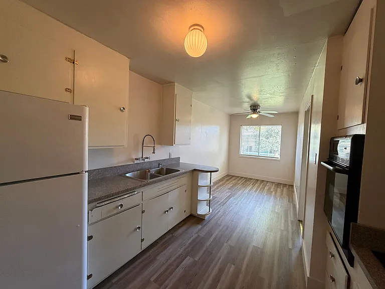 1061 E Monte Vista Ave — Photo 7