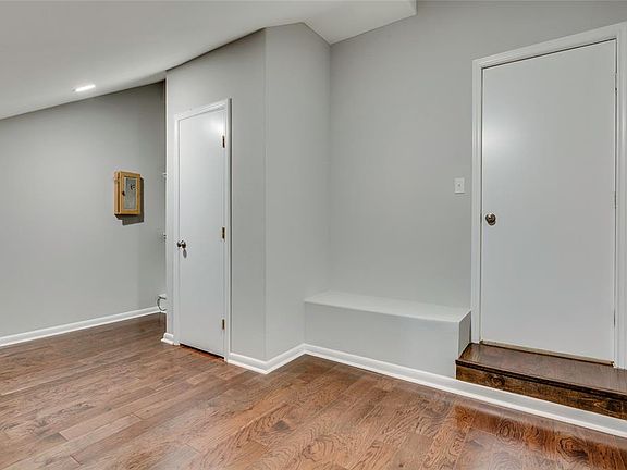 5th image of 5410 Blossom St