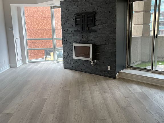 3rd image of 20 Collier St #407