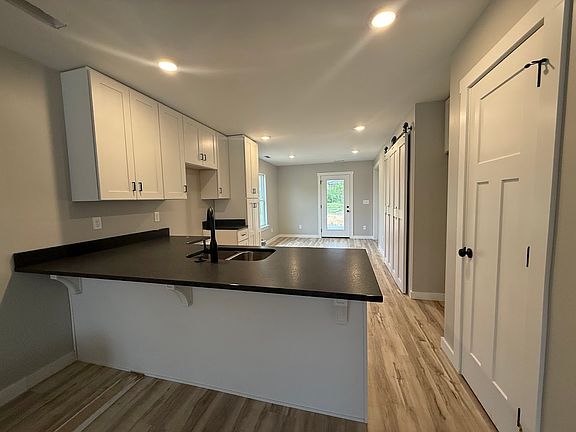 5th image of 610 Dodson Ave