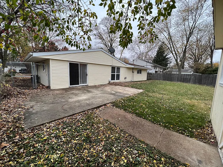 2418 Sheridan Dr — Photo 12