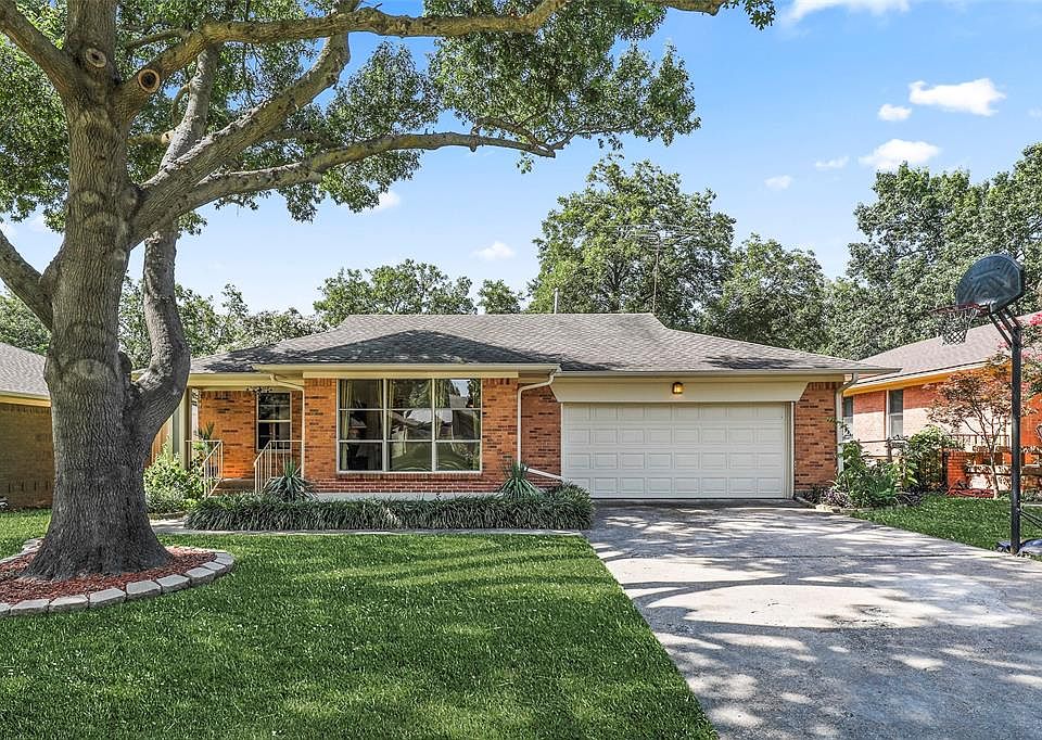 1st image of 10658 Lakemere Dr