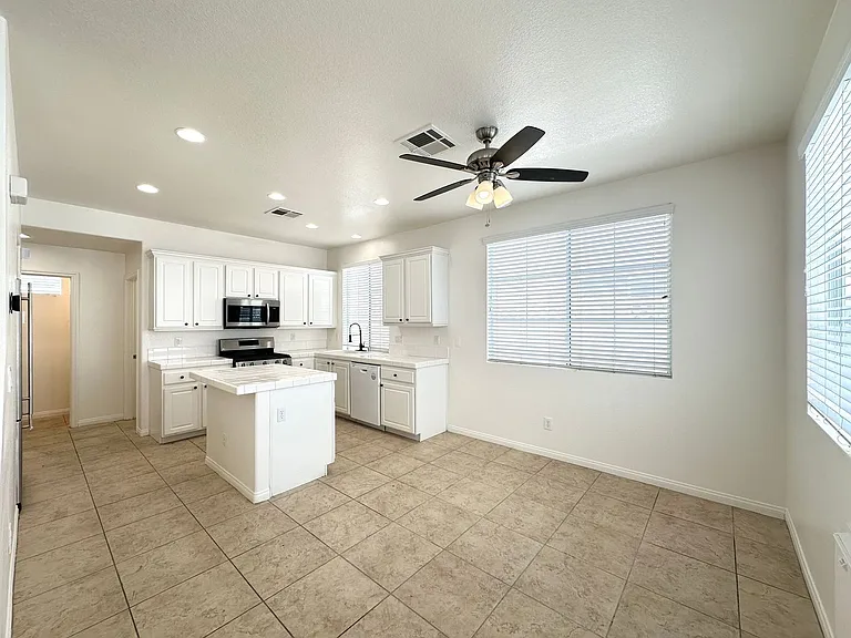 6056 Clear Sail Ct — Photo 8