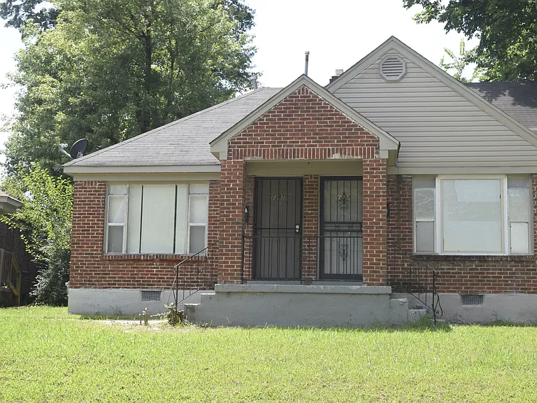 1381 N Lexington Cir #1381 — Photo 2