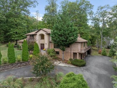 61 Overlook Dr, Woodcliff Lake, NJ, 07677