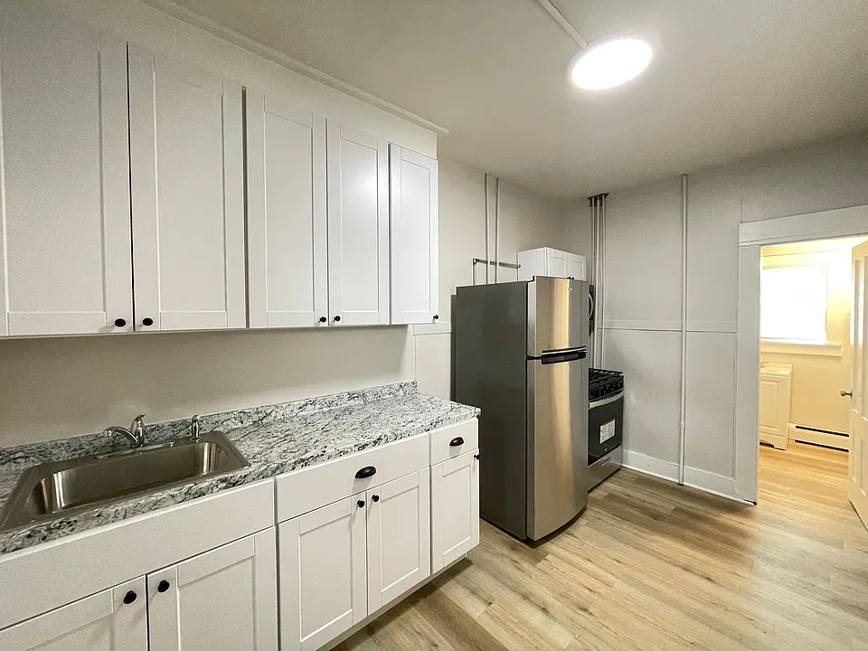 49 Pennacook St #1