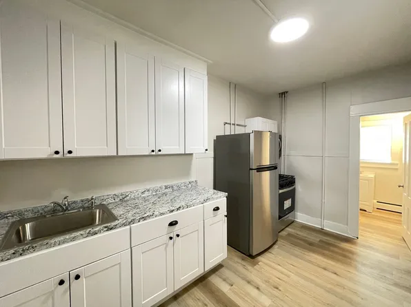 49 Pennacook St #1, Manchester, NH 03104