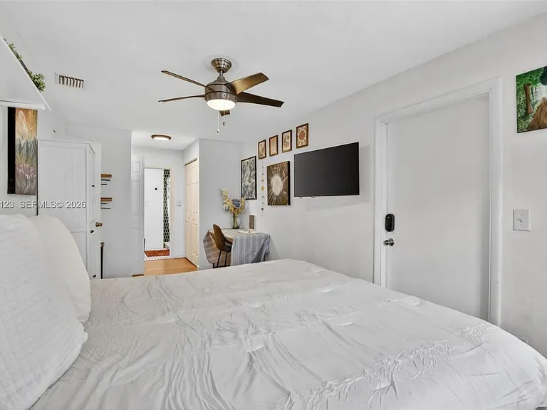 6238 Hayes St #1 — Photo 4