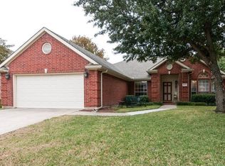 8016 Mount Shasta Cir, Fort Worth, TX 76137