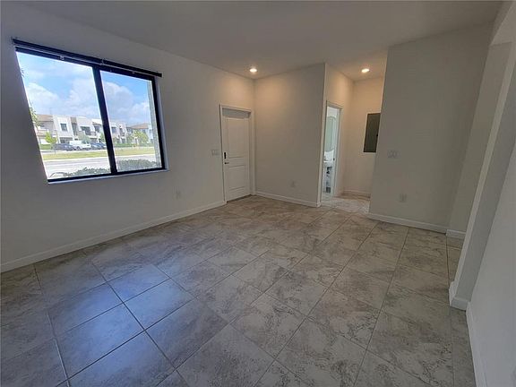 4th image of 370 NE 208th Ter #372