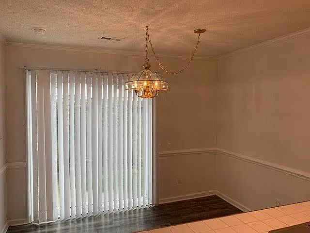 2 bed, 1.5 bath, 1042 sqft, $995 — Photo 3