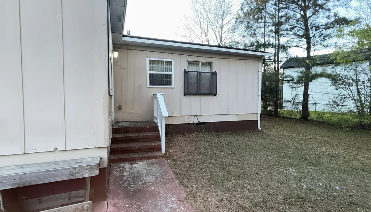Photo 2 of 18 - 2665 Chatsworth Ct - Macon, GA Building Photo - 2665 Chatsworth Ct