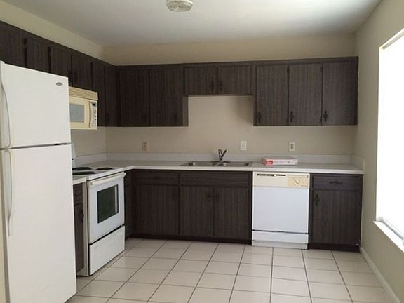 3rd image of 437 Long Dr
