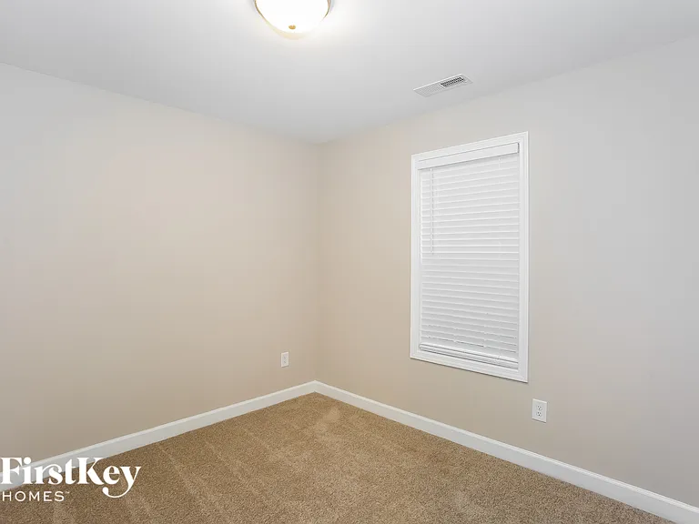 145 McKinnon Ave NE — Photo 14