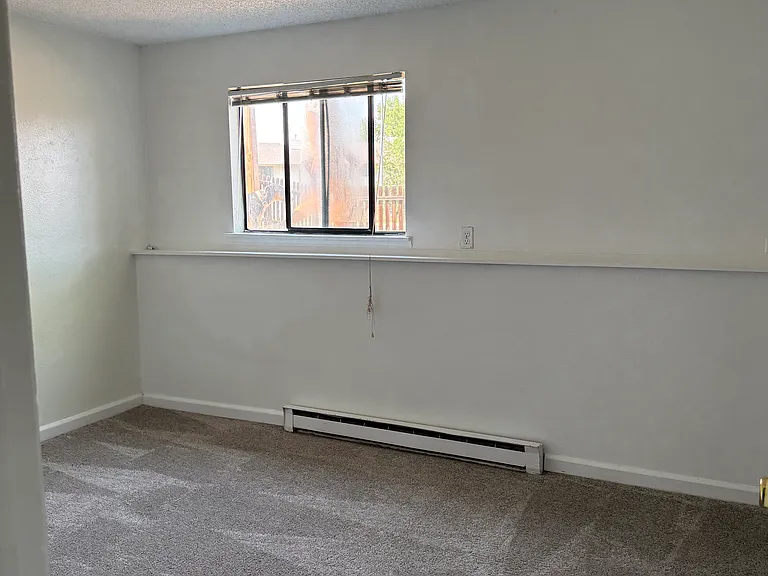 1432 Edgewood Ct — Photo 17