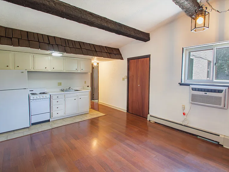 200 Rebecca Ave #2 — Photo 3