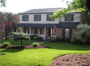 6048 Great Dane Dr, Bethel Park, PA 15102
