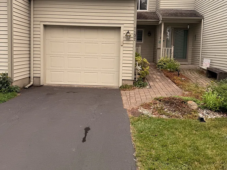 1107 Fern Hollow Dr — Photo 1