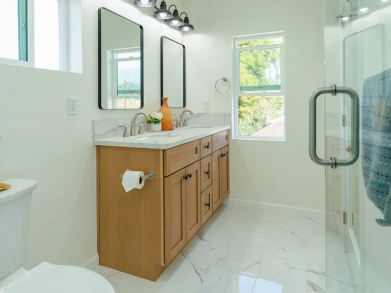 175 E Villa St — Photo 10