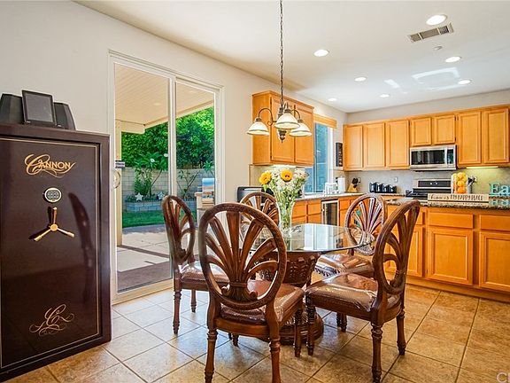 5th image of 6992 Julian Ln
