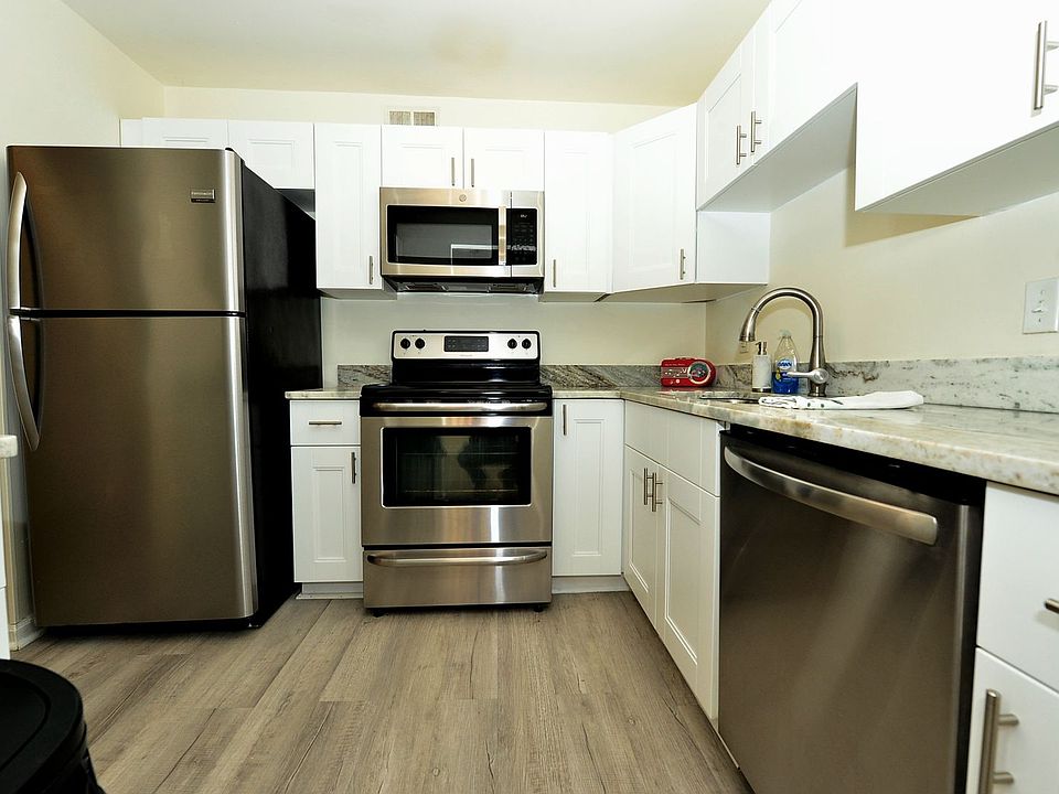 1st image of 2207 Sedgewick Dr