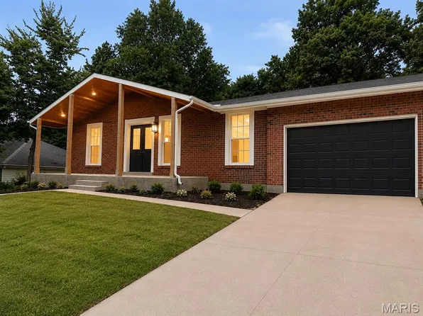 3578 Crowndun Dr, Saint Louis, MO 63129