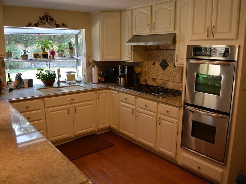 1st image of 3805 Calle Clara Vis
