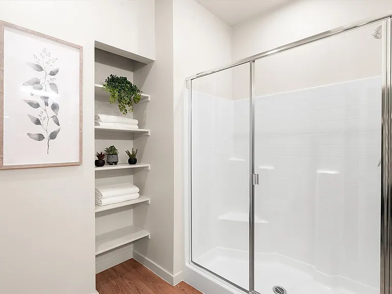 Spacious Bathroom