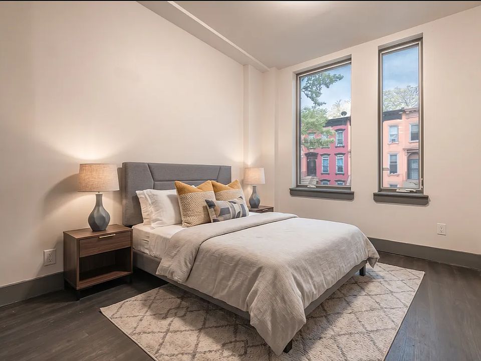 2nd image of 523 Willoughby Ave APT 3A