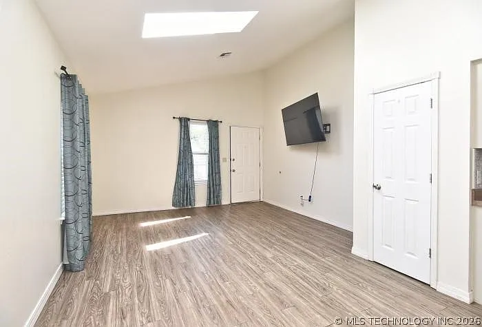 6105 S Vancouver Ave — Photo 4