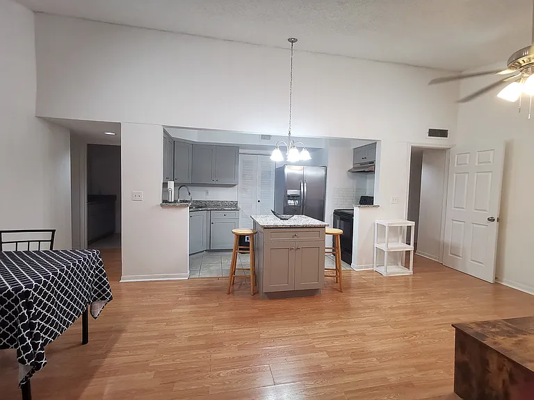 2601 SW Archer Rd #G327 — Photo 6