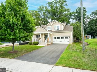 1925 Griffith Rd, Falls Church, VA 22043
