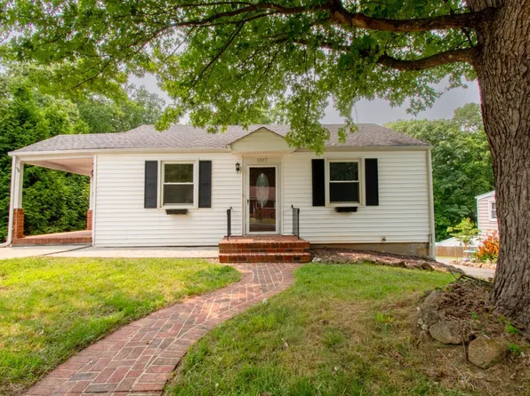 1107 Poplar St, Bedford, VA 24523