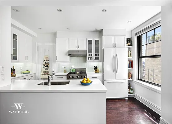 Sold by Warburg | media 2