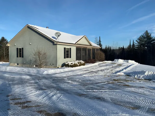 27 Lower Lane, Levant, ME 04456