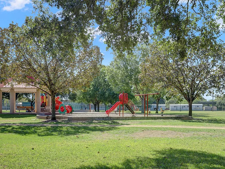 4309 Stillbrooke Dr — Photo 44