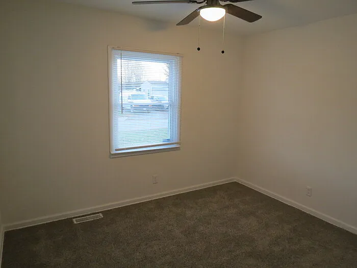 1680 Hillcrest Ave — Photo 15