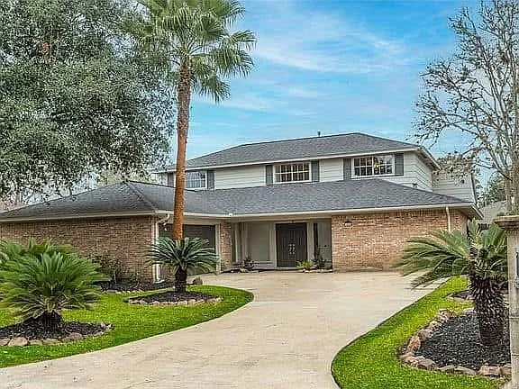2210 S Fountain Valley Dr