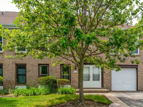 805 Garfield Ave, Libertyville, IL 60048