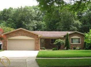 2180 Michele Dr, Troy, MI 48085