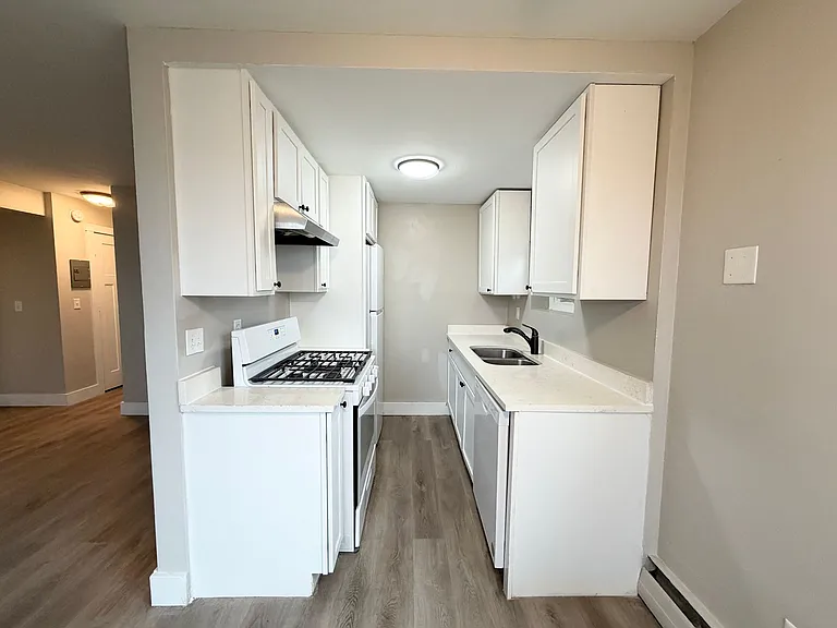 Powderhorn Park Apartments — Photo 16