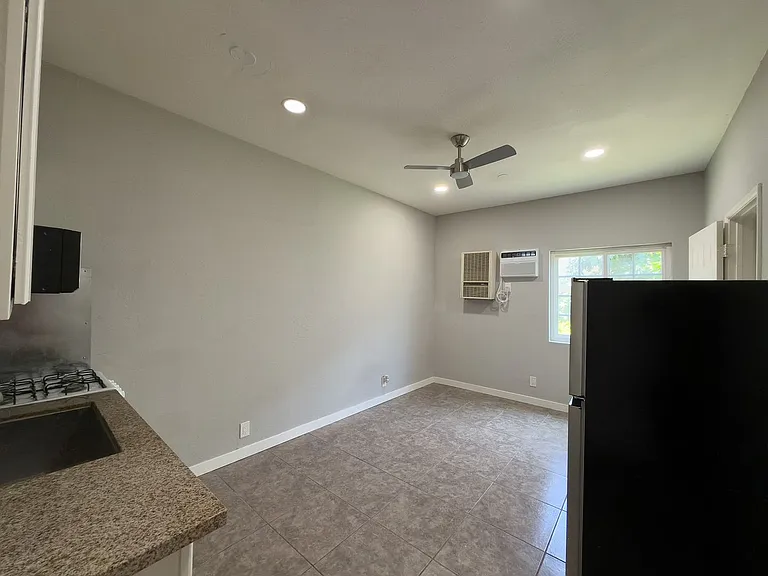 921 Sartori — Photo 4