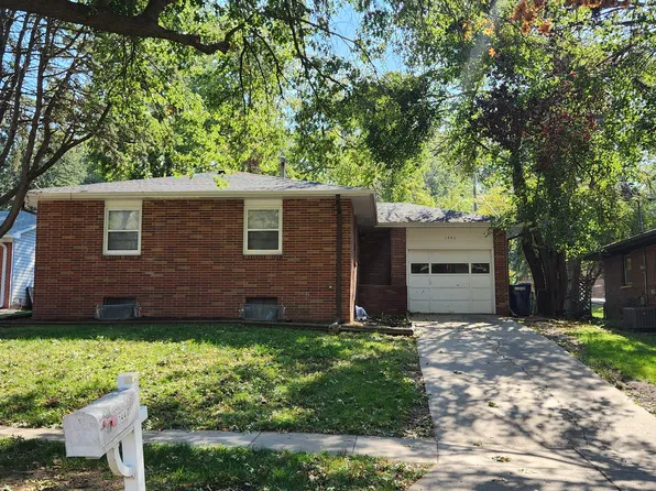 1440 Meadow Dale Dr, Lincoln, NE 68505