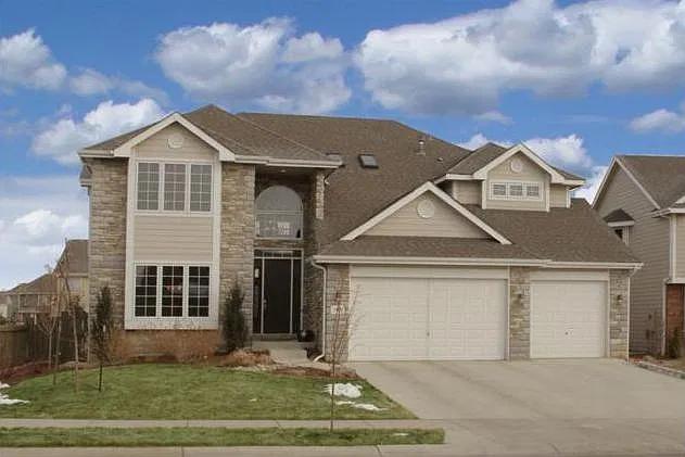 3402 Wild View Dr