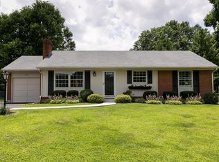 1602 Ormsby Ln, Graymoor Devondale, KY 40222