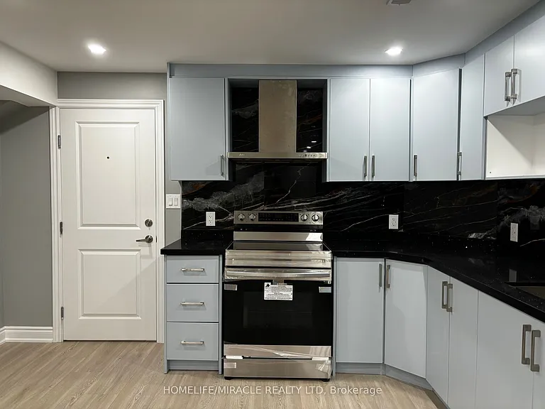 35 Merrimac Dr — Photo 13