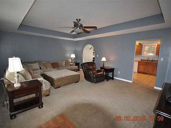 4th image of 136 Deerfield Cir