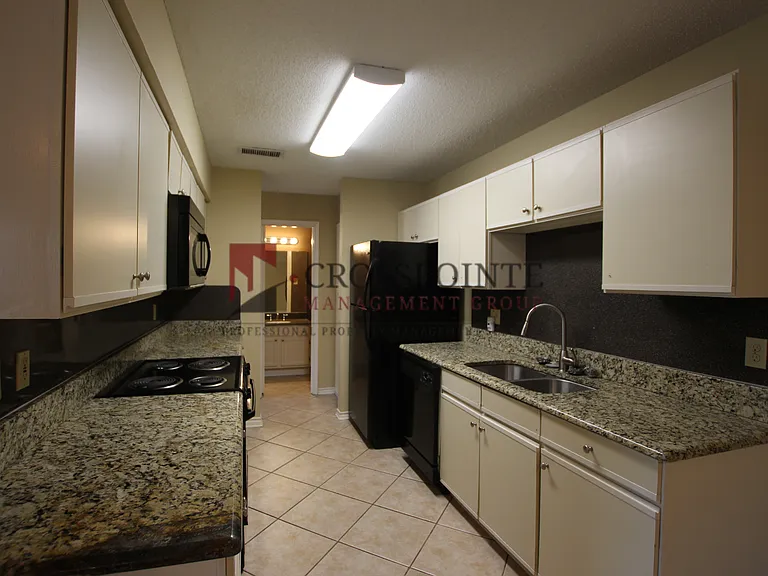 5875 Creekside Cir — Photo 14